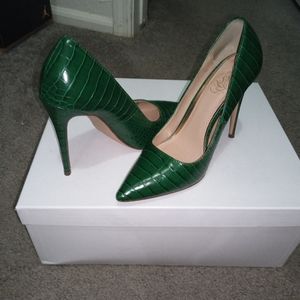 Women's Textured Pumps